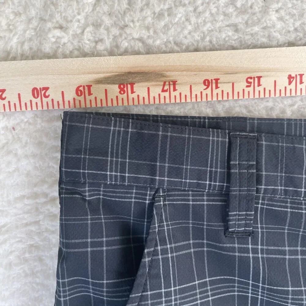 Under Armour Golf Shorts Mens Sz 38 Black Check Chino Flat Front Performance